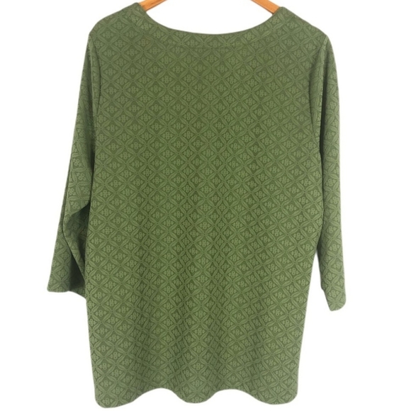 Kim Roger's Curvy Lace Quarter Sleeve Top - Picture 2 of 6